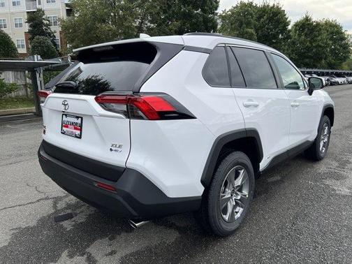 2025 Toyota RAV4 Hybrid XLE