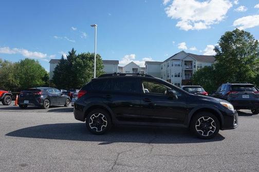 Crystal Black Silica 2017 Subaru Crosstrek 2.0i Premium
