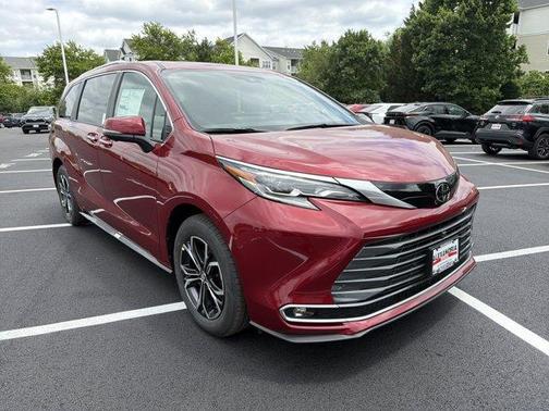 Ruby Flare Pearl 2026 Toyota Sienna Platinum 7 Passenger