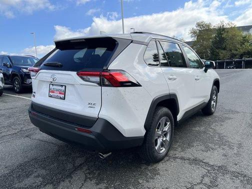 2025 Toyota RAV4 XLE