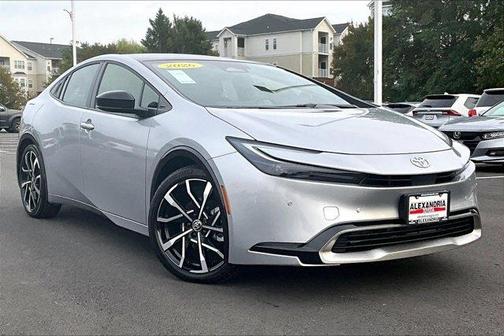 01L0 2026 Toyota Prius Plug-In Hybrid XSE