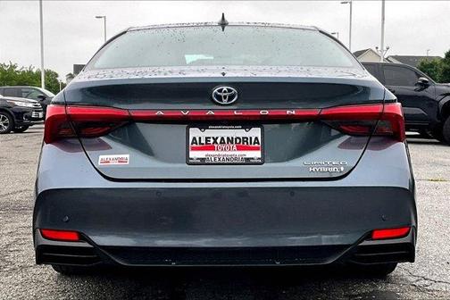 2022 Toyota Avalon Hybrid Limited