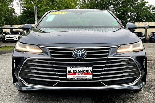 2022 Toyota Avalon Hybrid Limited
