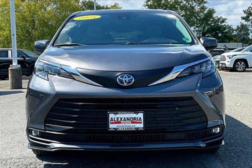 2025 Toyota Sienna XLE
