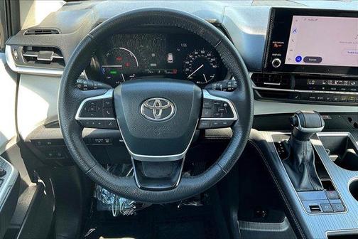 2025 Toyota Sienna XLE