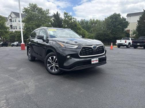 2022 Toyota Highlander Hybrid XLE