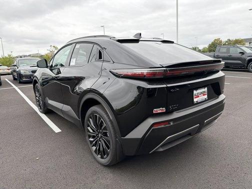 Midnight Black Metallic 2026 Toyota C-HR XSE