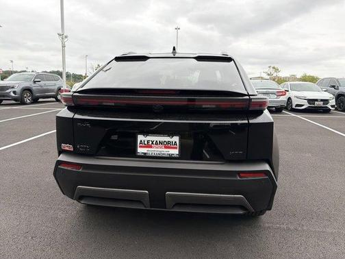 Midnight Black Metallic 2026 Toyota C-HR XSE