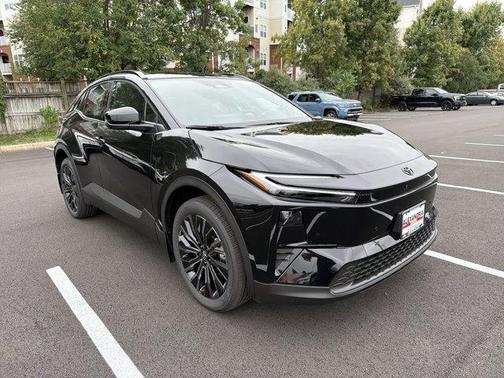 Midnight Black Metallic 2026 Toyota C-HR XSE