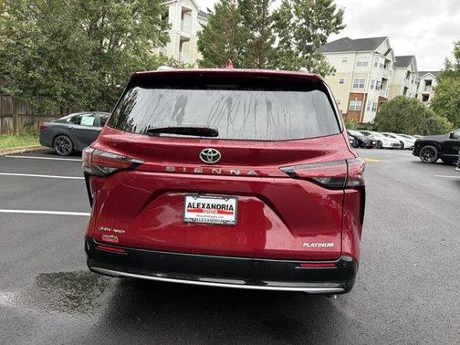 Ruby Flare Pearl 2026 Toyota Sienna Platinum 7 Passenger