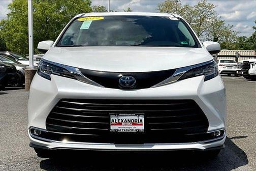 2022 Toyota Sienna XLE