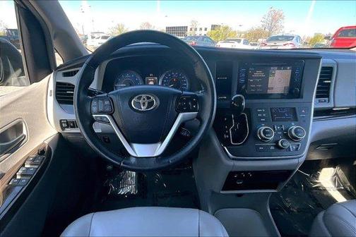 2015 Toyota Sienna XLE
