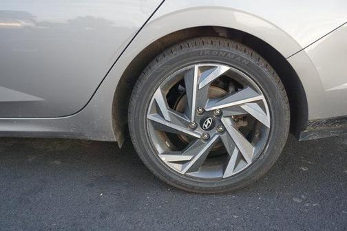Metal 2024 Hyundai ELANTRA Limited