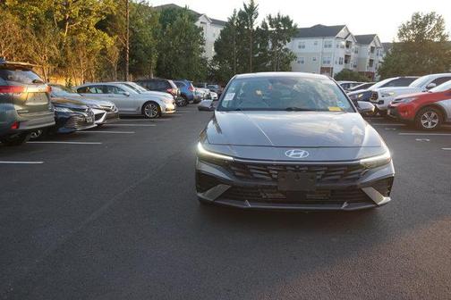 Metal 2024 Hyundai ELANTRA Limited