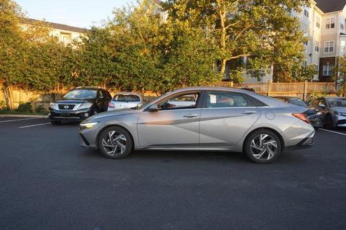 Metal 2024 Hyundai ELANTRA Limited