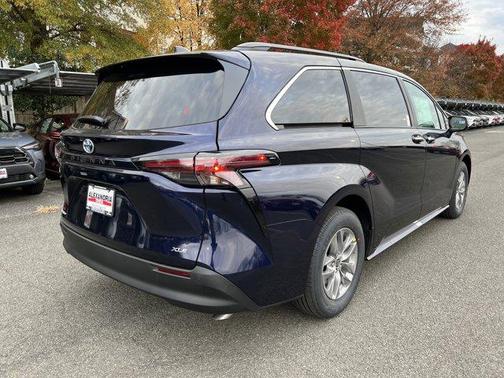 2025 Toyota Sienna XLE