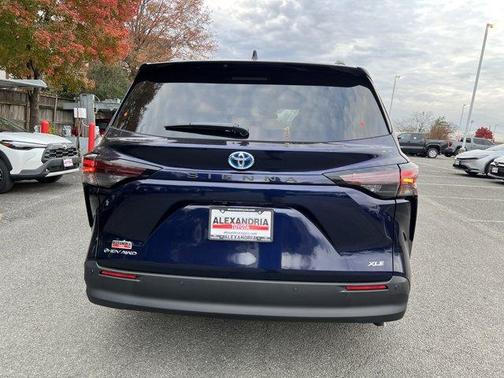 2025 Toyota Sienna XLE