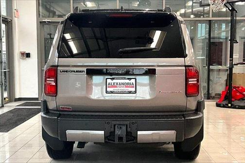 04V8 2025 Toyota Land Cruiser