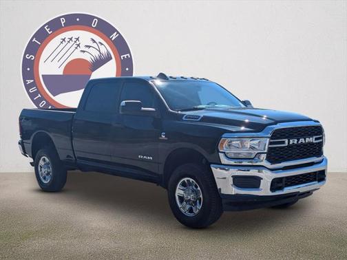 2019 RAM 2500 Tradesman Crew Cab 4x4 64' Box