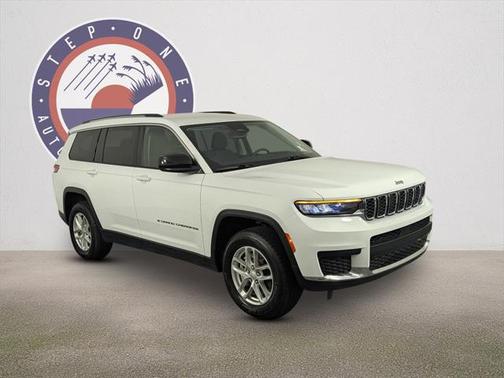 2023 Jeep Grand Cherokee L Laredo 4x4