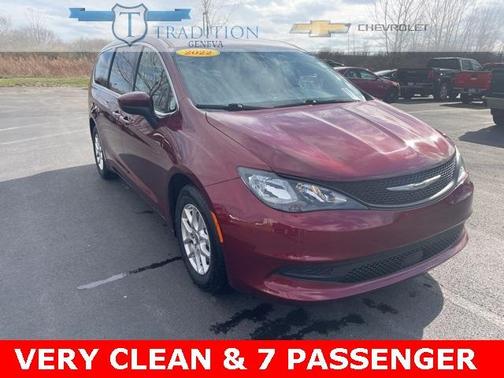 2022 Chrysler Voyager LX