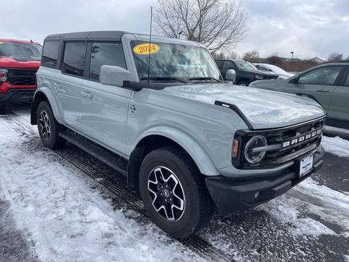 2024 Ford Bronco Outer Banks
