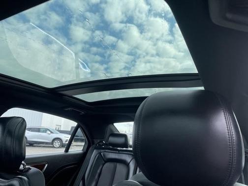 2017 Lincoln Continental Select