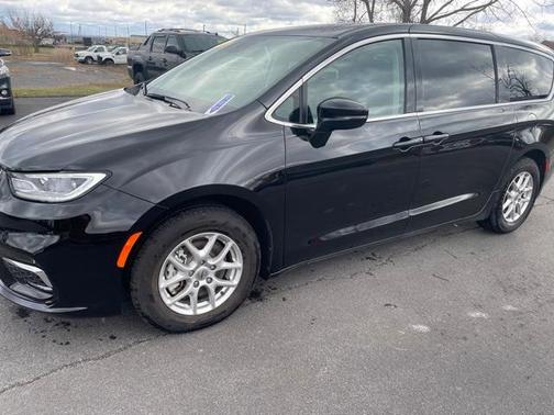 2024 Chrysler Pacifica Touring-L