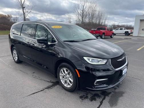 2024 Chrysler Pacifica Touring-L