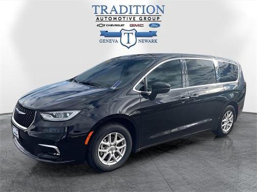 2024 Chrysler Pacifica Touring-L