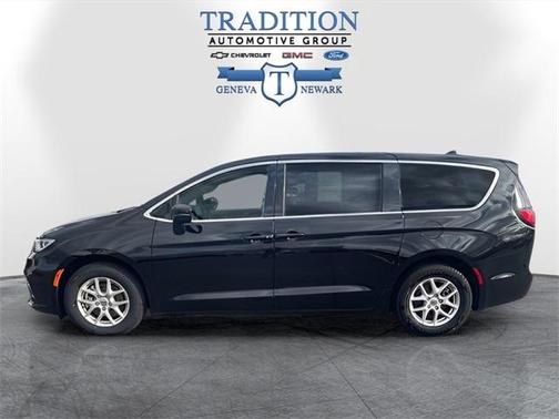 2024 Chrysler Pacifica Touring-L