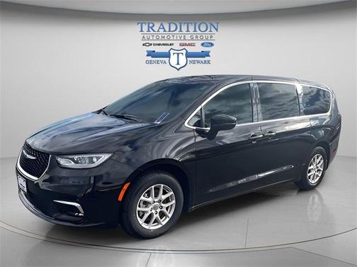 2024 Chrysler Pacifica Touring-L