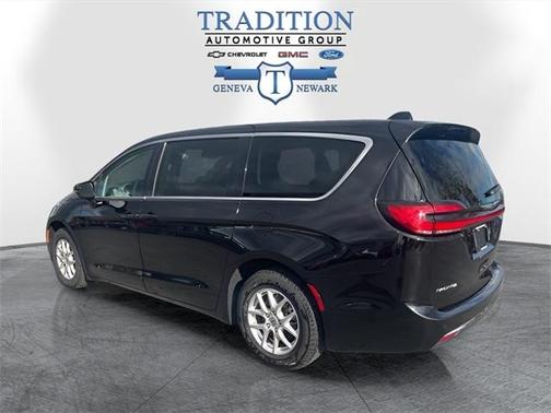 2024 Chrysler Pacifica Touring-L