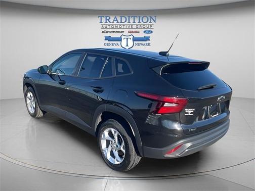 2025 Chevrolet Trax LS
