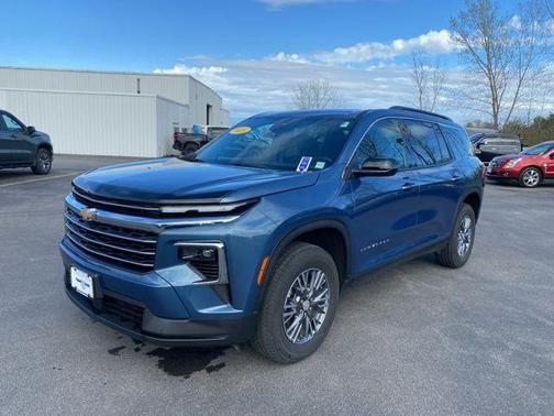 Lakeshore Blue Metallic 2025 Chevrolet Traverse LT