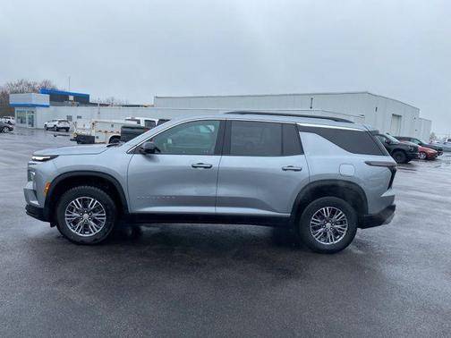Sterling Gray Metallic 2025 Chevrolet Traverse LT