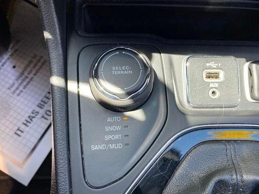 Granite Crystal Clearcoat Metallic 2019 Jeep Cherokee Limited