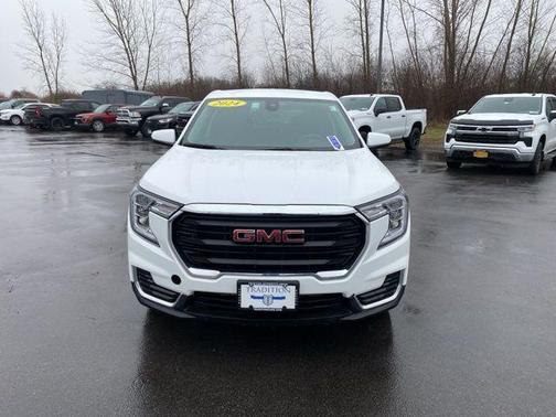 Summit White 2024 GMC Terrain SLE