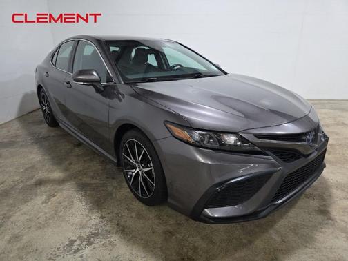 2023 Toyota Camry Hybrid SE