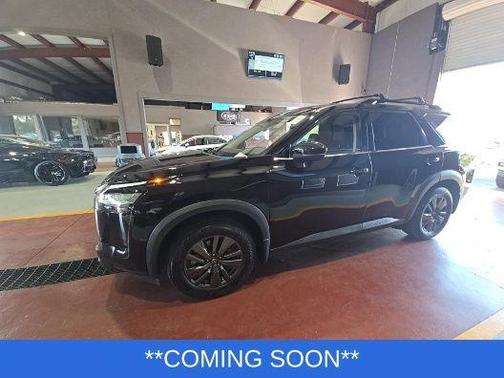 Black 2022 Nissan Pathfinder SV