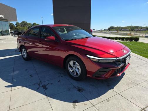 2025 Hyundai ELANTRA SE