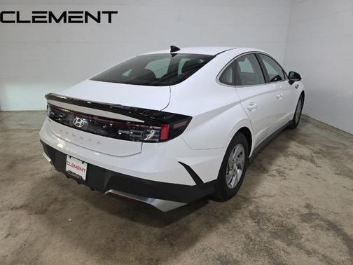 2025 Hyundai SONATA SE