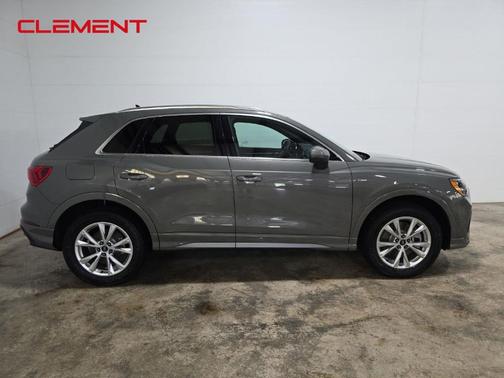 2022 Audi Q3 45 S line Premium
