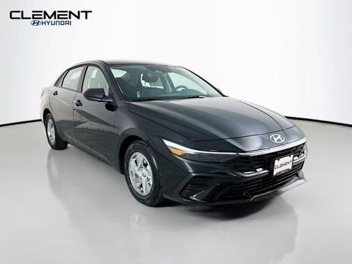 Black 2026 Hyundai ELANTRA SE