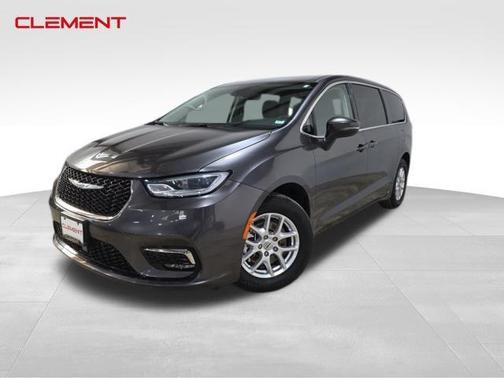 2023 Chrysler Pacifica Touring-L