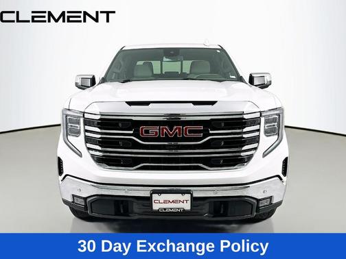 White 2022 GMC Sierra 1500 SLT