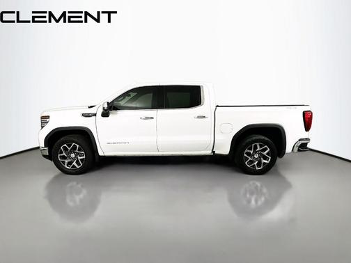 White 2022 GMC Sierra 1500 SLT
