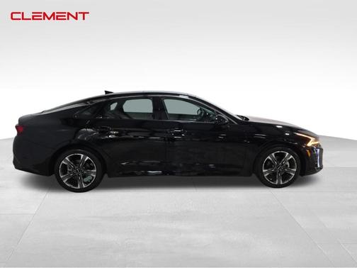 2022 Kia K5 EX