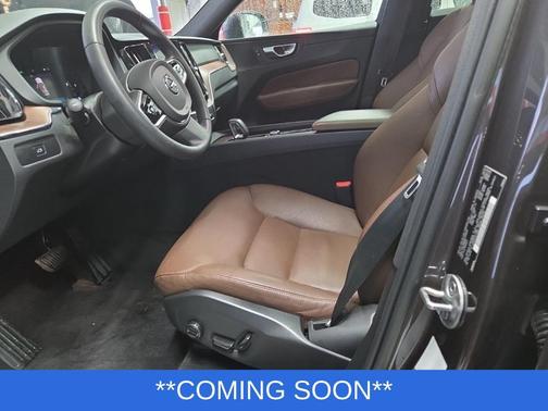 2023 Volvo XC60 B5 Plus Bright Theme