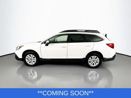 Crystal White Pearl 2019 Subaru Outback 2.5i Premium